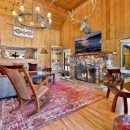 Lake Adjacent Rustic Cabin W Game Room & Hot Tub Big Bear Lake Exterior photo