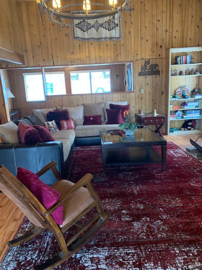 Lake Adjacent Rustic Cabin W Game Room & Hot Tub Big Bear Lake Exterior photo